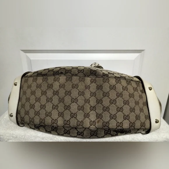 Authentic Gucci Purse - Picture 5 of 8